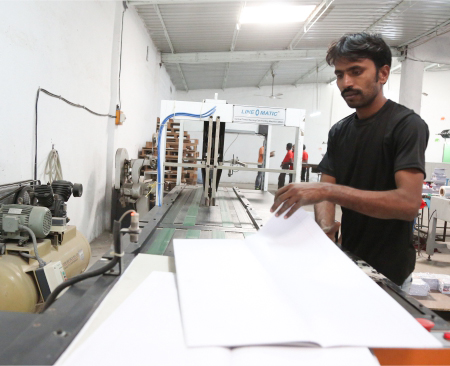 Central Thread Sewing Cum Folding Machine